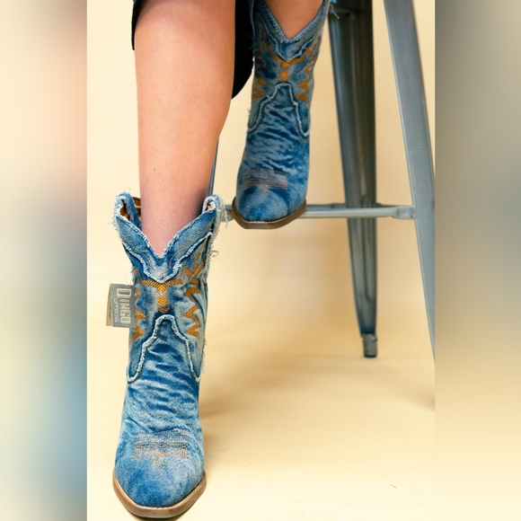 DINGO Y'all Need Dolly Denim Boot Sz 9.5 New In Box - Picture 8 of 9
